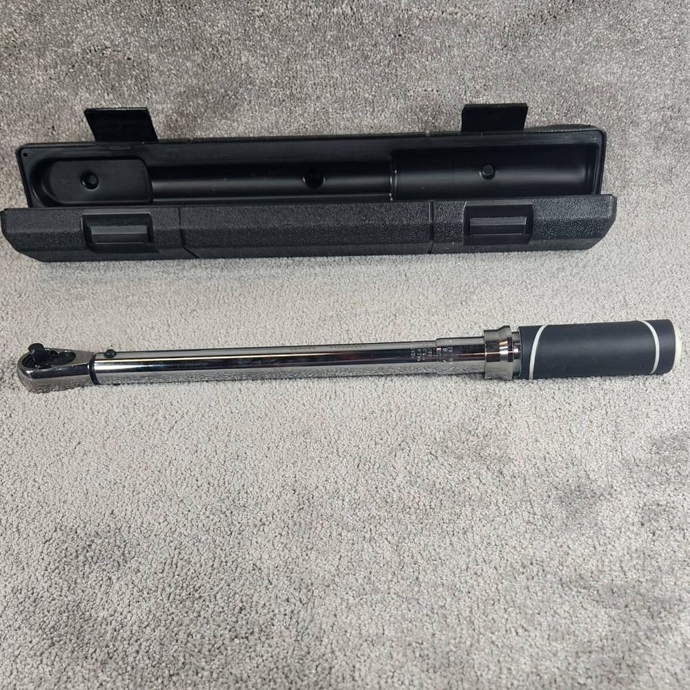 Husky Torque Wrench Silver 1/2 Inch Drive Click Style Tool 18in Case 564394